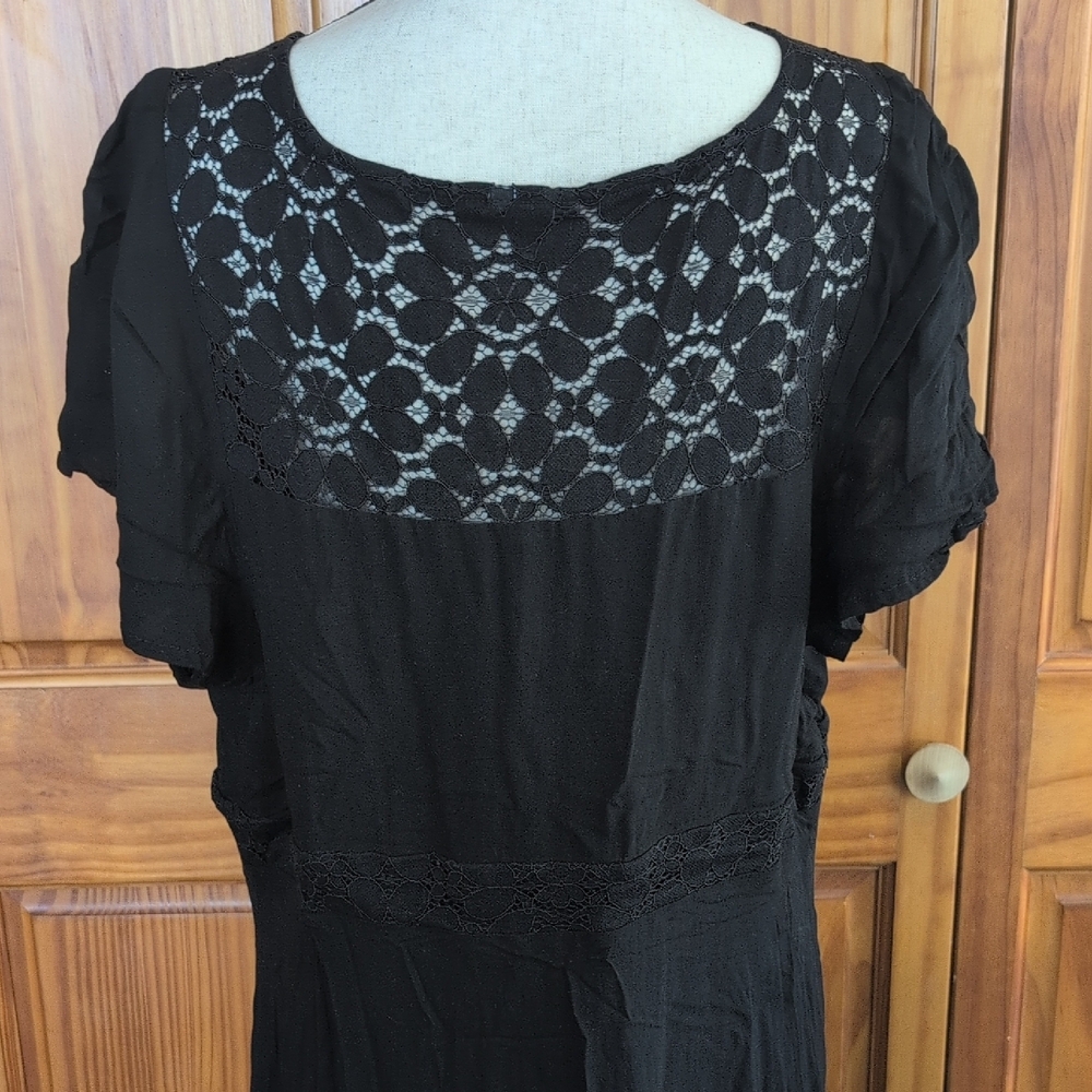 Torrid Elegant Black Maxi Dress with Lace & V-Neck 2                 C482 - Picture 8 of 10